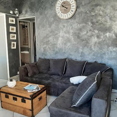 T2 centre ville vue Faron 40m2 en zone pietonne 4ème étage Toulon Extérieur photo