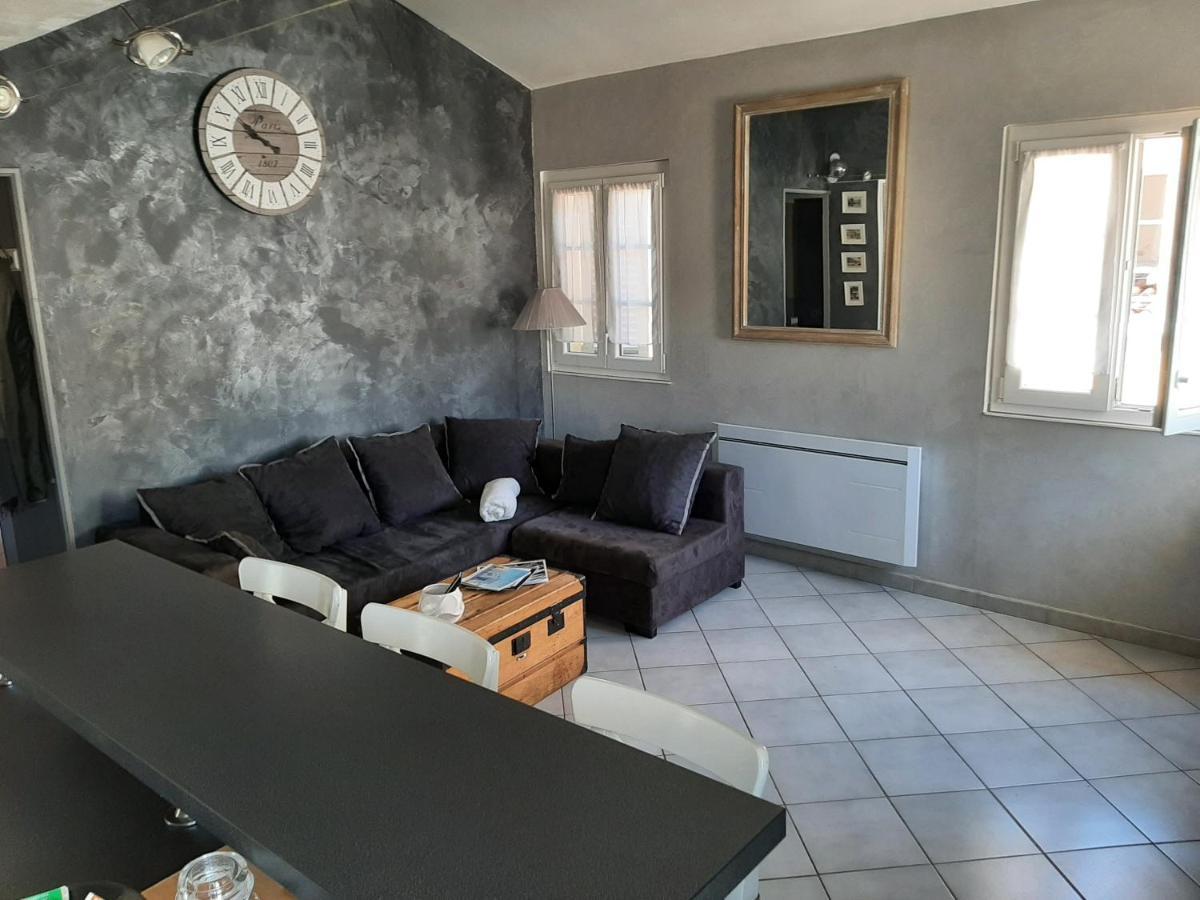 T2 centre ville vue Faron 40m2 en zone pietonne 4ème étage Toulon Extérieur photo